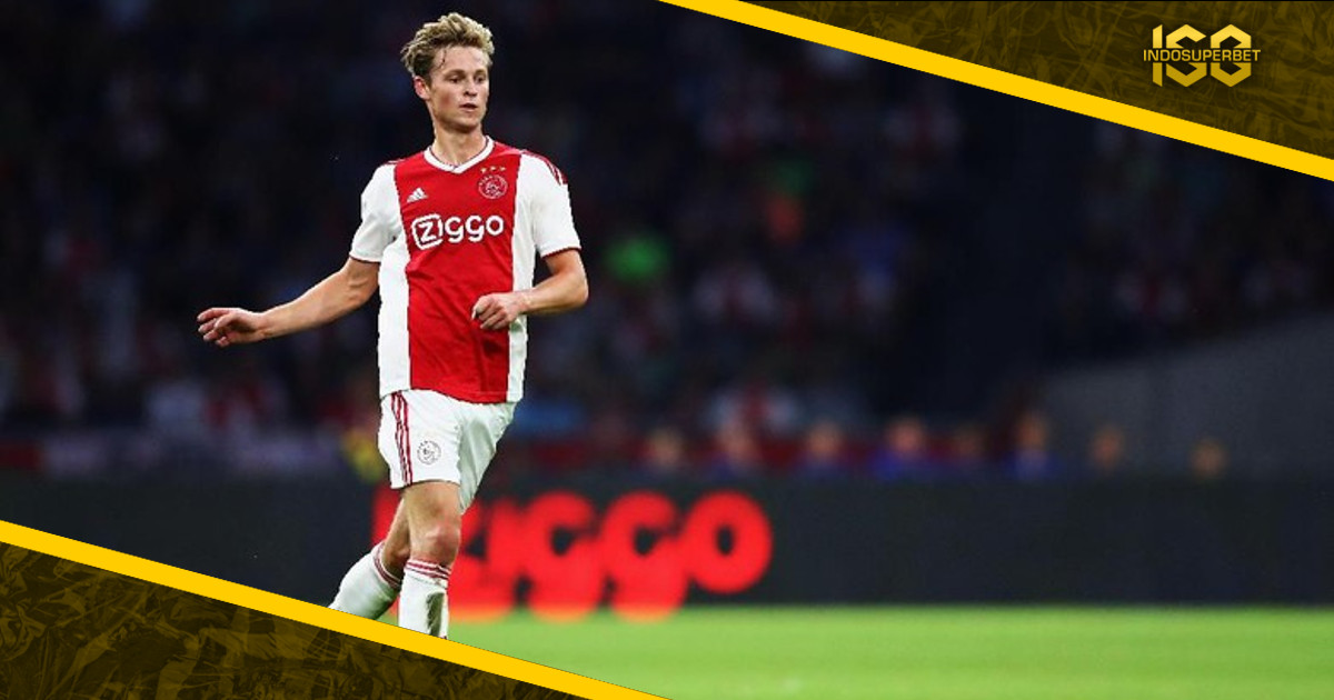 Frenkie de Jong Tegaskan Bertahan di Ajax, Barca dan City Harus Gigit Jari